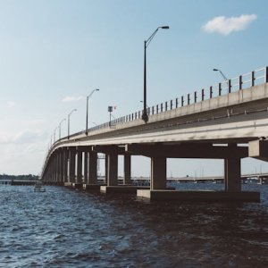 加国总理卡尼豪推“五大国家级工程”！LNG扩建、核电、港口升级全来了 ...